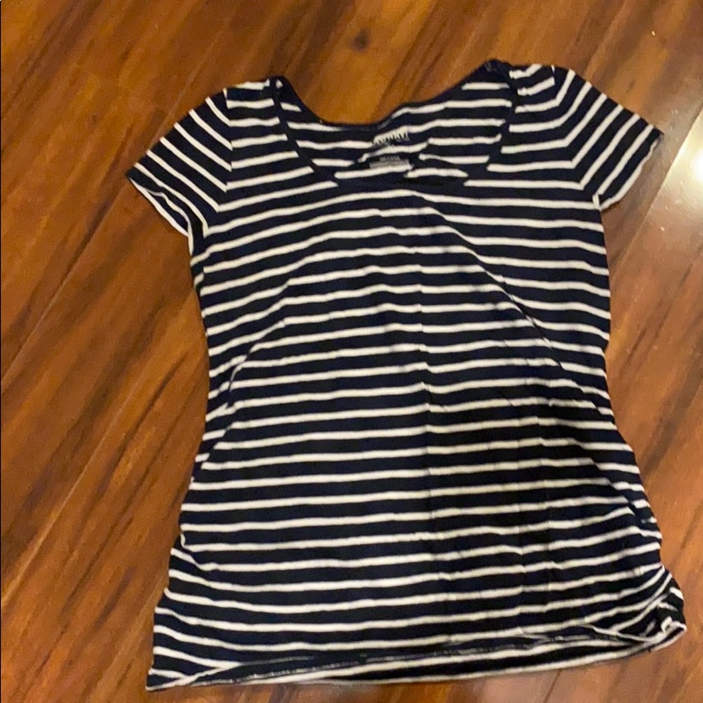 Maternity- Old Navy t-shirt